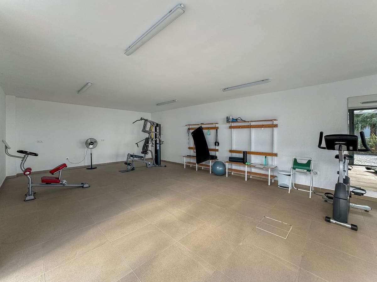 2 soveværelse Lejlighed til salg i Sotogrande med swimmingpool garage - € 399.000 (Ref: 9329665)