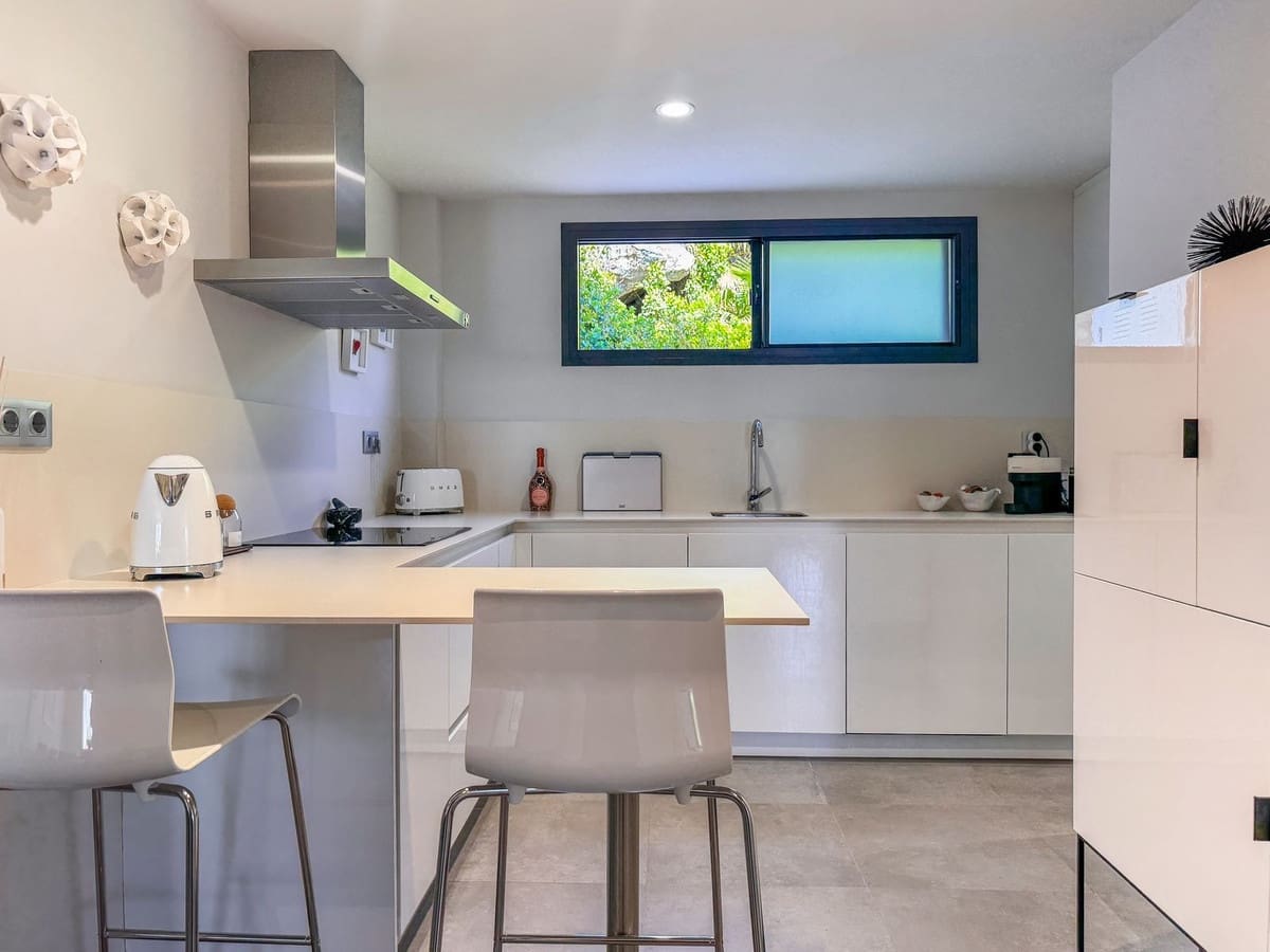 2 sypialnia Apartament na sprzedaż w Manilva z basenem garażem - 370 000 € (Ref: 9329673)