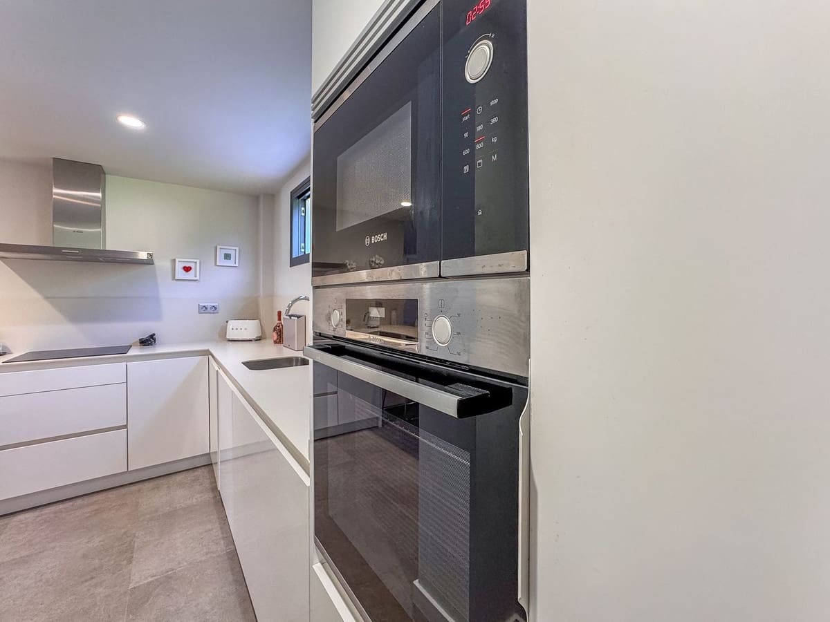 2 sypialnia Apartament na sprzedaż w Manilva z basenem garażem - 370 000 € (Ref: 9329673)