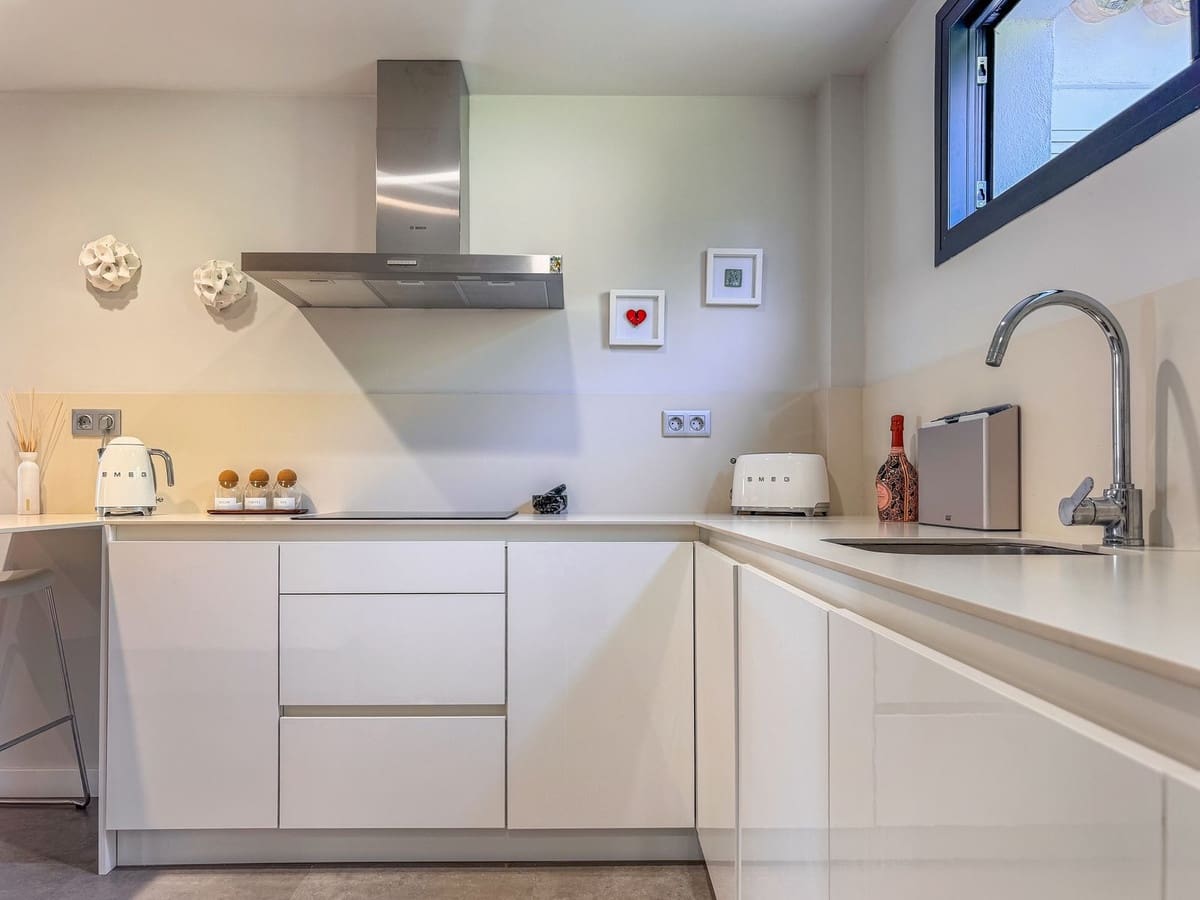 2 sypialnia Apartament na sprzedaż w Manilva z basenem garażem - 370 000 € (Ref: 9329673)