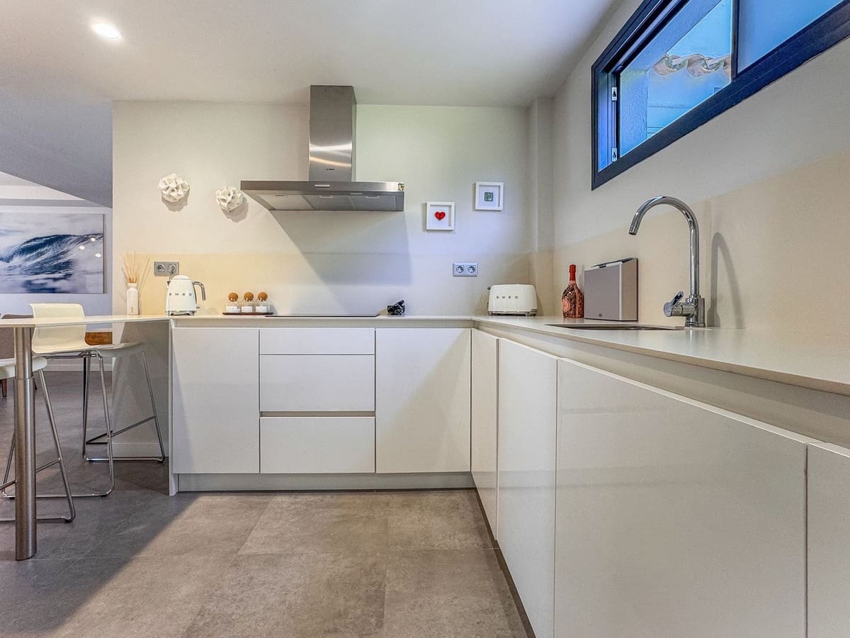 2 sypialnia Apartament na sprzedaż w Manilva z basenem garażem - 370 000 € (Ref: 9329673)