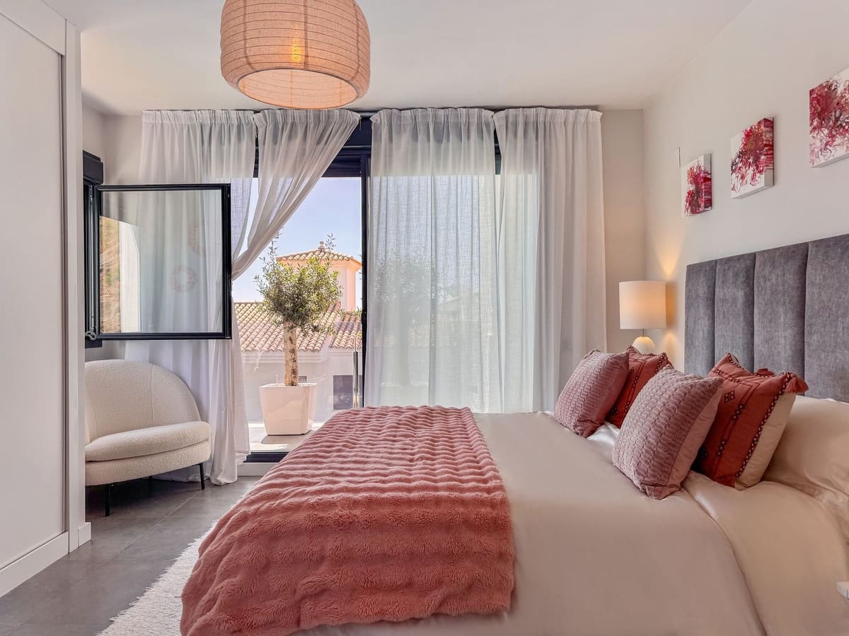 2 sypialnia Apartament na sprzedaż w Manilva z basenem garażem - 370 000 € (Ref: 9329673)