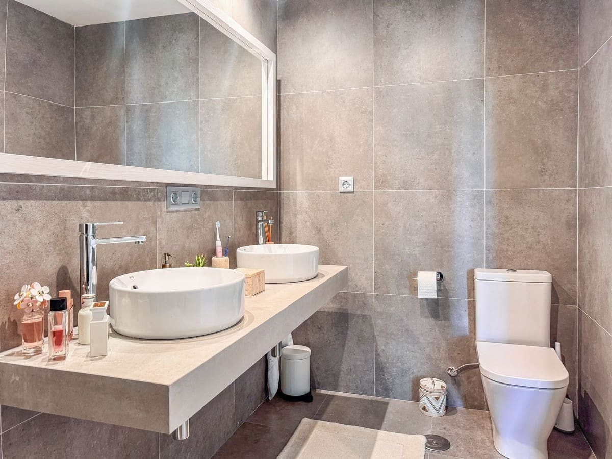 2 sypialnia Apartament na sprzedaż w Manilva z basenem garażem - 370 000 € (Ref: 9329673)