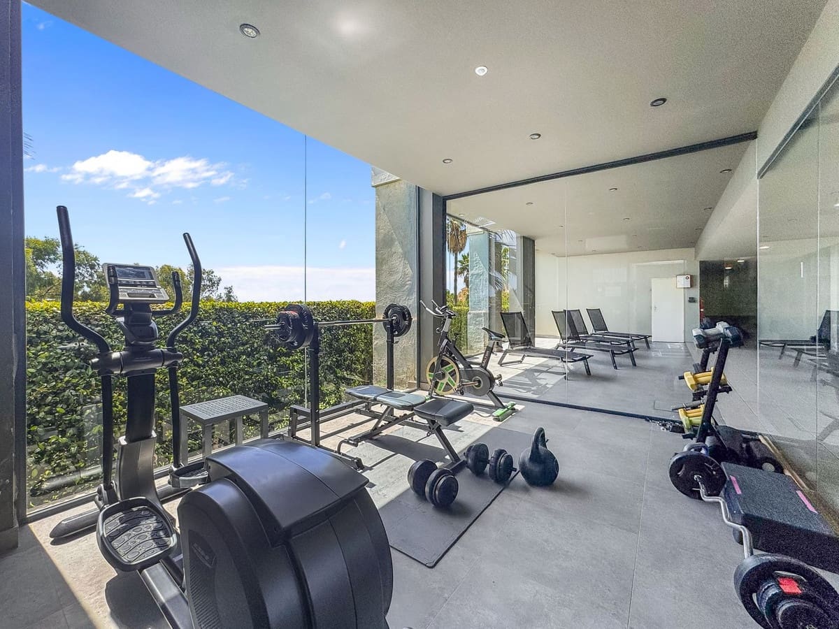 2 sypialnia Apartament na sprzedaż w Manilva z basenem garażem - 370 000 € (Ref: 9329673)