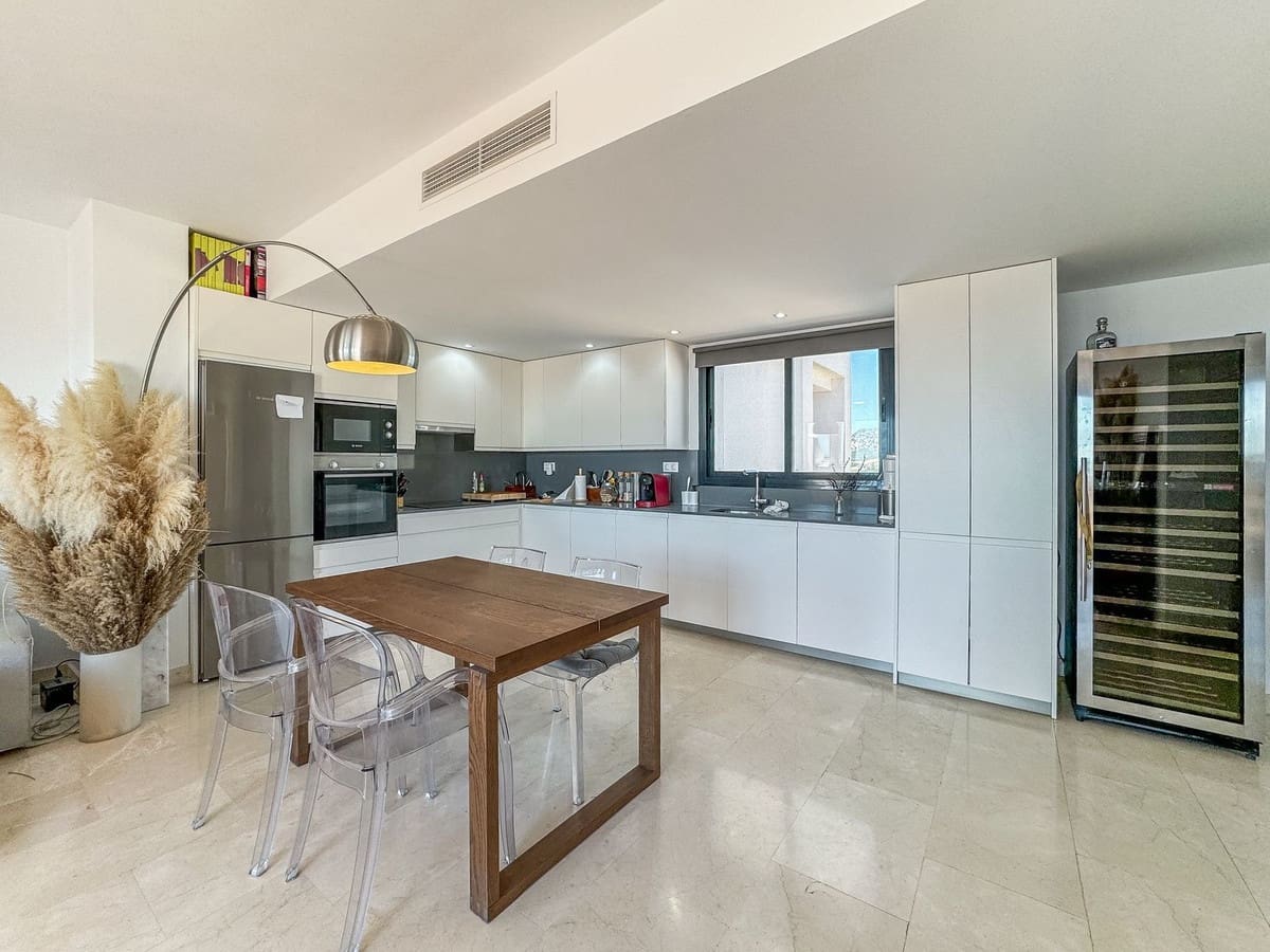 3 makuuhuone Huoneisto myytävänä paikassa Bahia de Casares mukana uima-altaan 
autotalli - 550 000 € (Ref: 9329674)