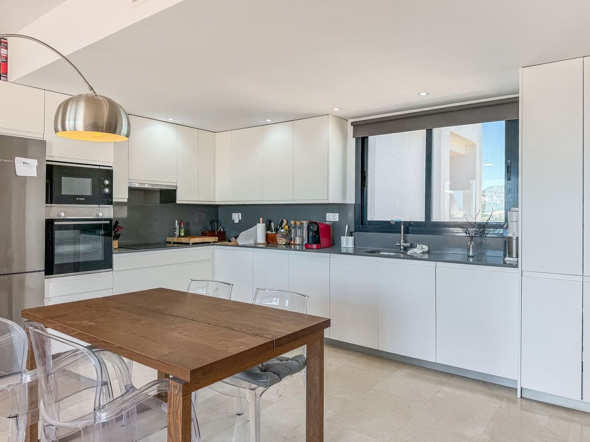 3 makuuhuone Huoneisto myytävänä paikassa Bahia de Casares mukana uima-altaan 
autotalli - 550 000 € (Ref: 9329674)