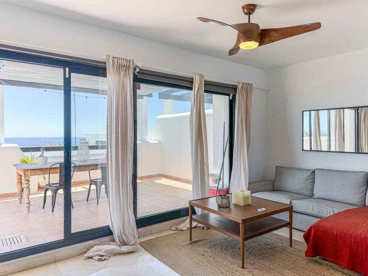 3 makuuhuone Huoneisto myytävänä paikassa Bahia de Casares mukana uima-altaan 
autotalli - 550 000 € (Ref: 9329674)