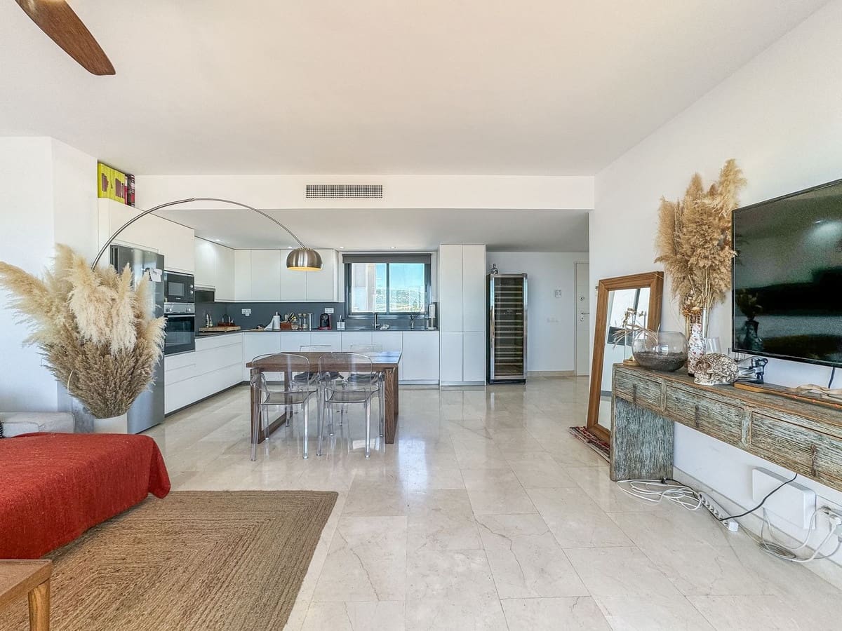 3 makuuhuone Huoneisto myytävänä paikassa Bahia de Casares mukana uima-altaan 
autotalli - 550 000 € (Ref: 9329674)