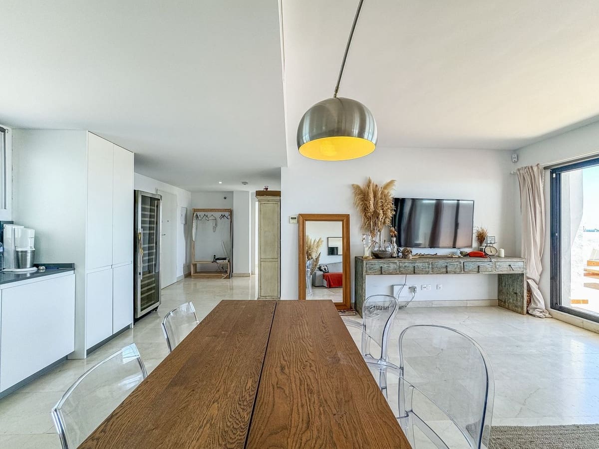 3 makuuhuone Huoneisto myytävänä paikassa Bahia de Casares mukana uima-altaan 
autotalli - 550 000 € (Ref: 9329674)