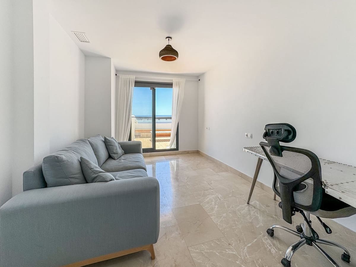 3 makuuhuone Huoneisto myytävänä paikassa Bahia de Casares mukana uima-altaan 
autotalli - 550 000 € (Ref: 9329674)