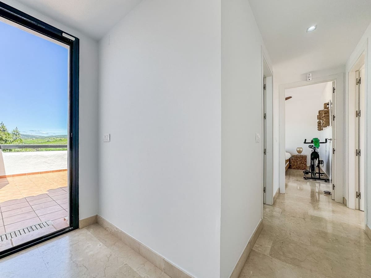 3 makuuhuone Huoneisto myytävänä paikassa Bahia de Casares mukana uima-altaan 
autotalli - 550 000 € (Ref: 9329674)