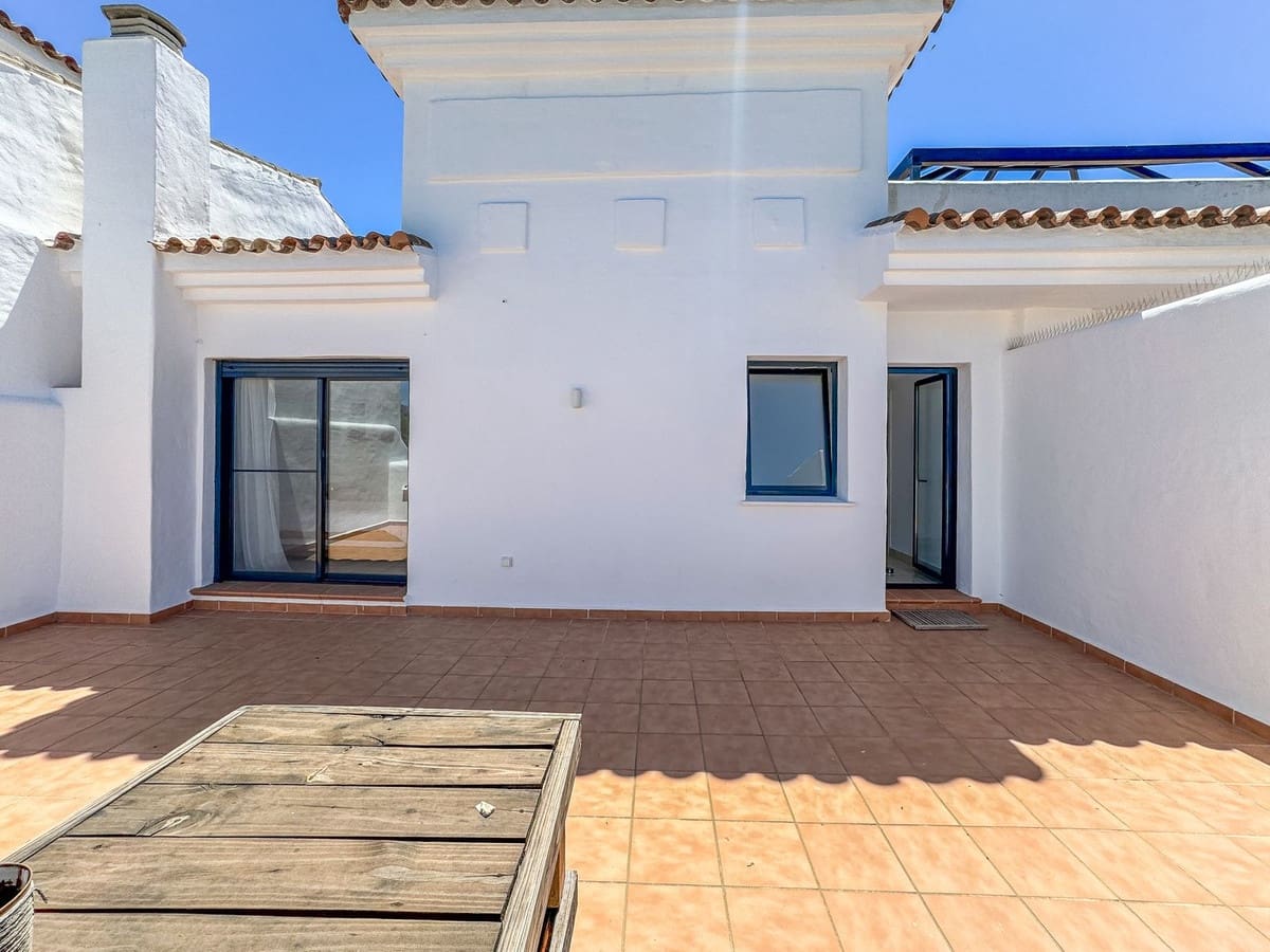 3 makuuhuone Huoneisto myytävänä paikassa Bahia de Casares mukana uima-altaan 
autotalli - 550 000 € (Ref: 9329674)