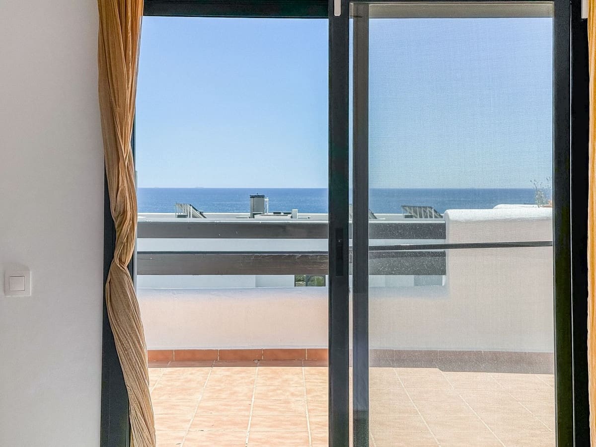 3 makuuhuone Huoneisto myytävänä paikassa Bahia de Casares mukana uima-altaan 
autotalli - 550 000 € (Ref: 9329674)