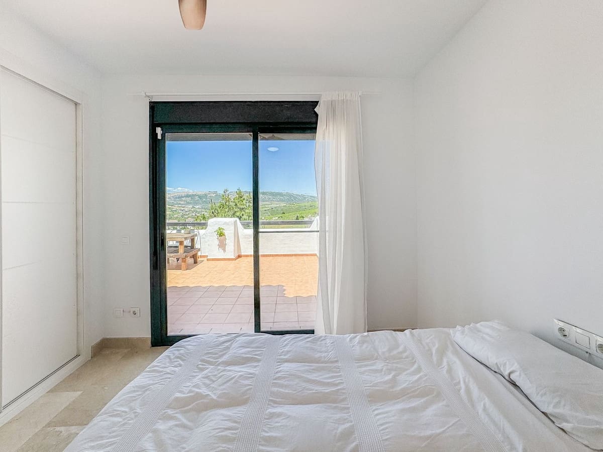 3 makuuhuone Huoneisto myytävänä paikassa Bahia de Casares mukana uima-altaan 
autotalli - 550 000 € (Ref: 9329674)