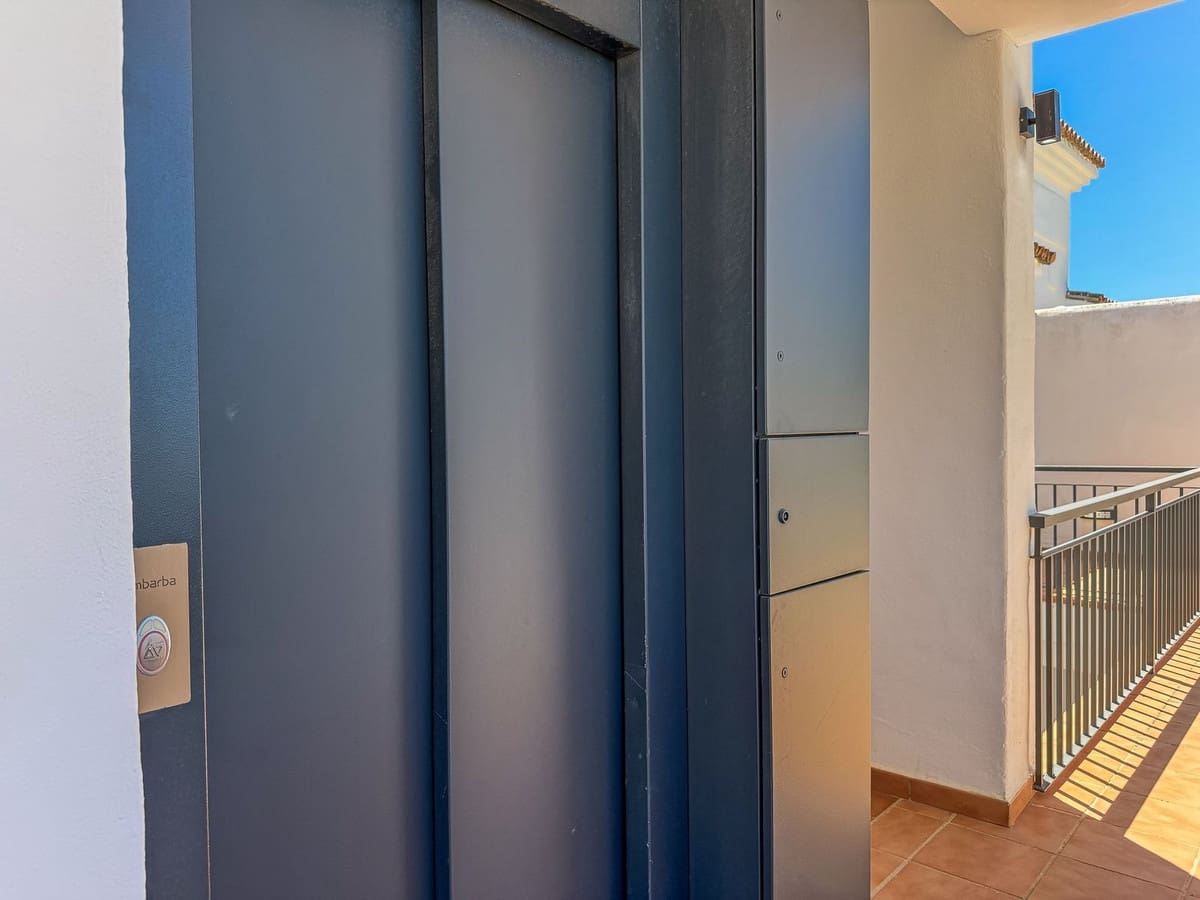 3 makuuhuone Huoneisto myytävänä paikassa Bahia de Casares mukana uima-altaan 
autotalli - 550 000 € (Ref: 9329674)