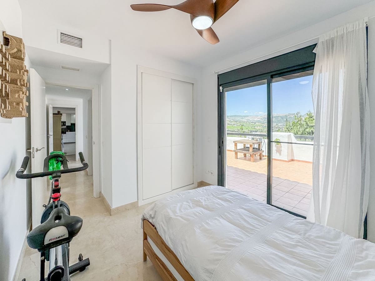 3 makuuhuone Huoneisto myytävänä paikassa Bahia de Casares mukana uima-altaan 
autotalli - 550 000 € (Ref: 9329674)