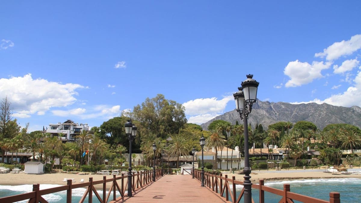 4 makuuhuone Kattohuoneisto myytävänä paikassa Estepona mukana uima-altaan - 474 500 € (Ref: 9339079)