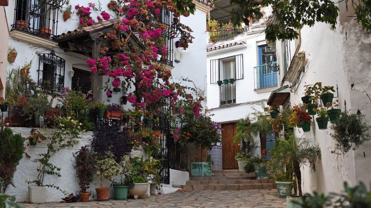 4 makuuhuone Kattohuoneisto myytävänä paikassa Estepona mukana uima-altaan - 474 500 € (Ref: 9339079)