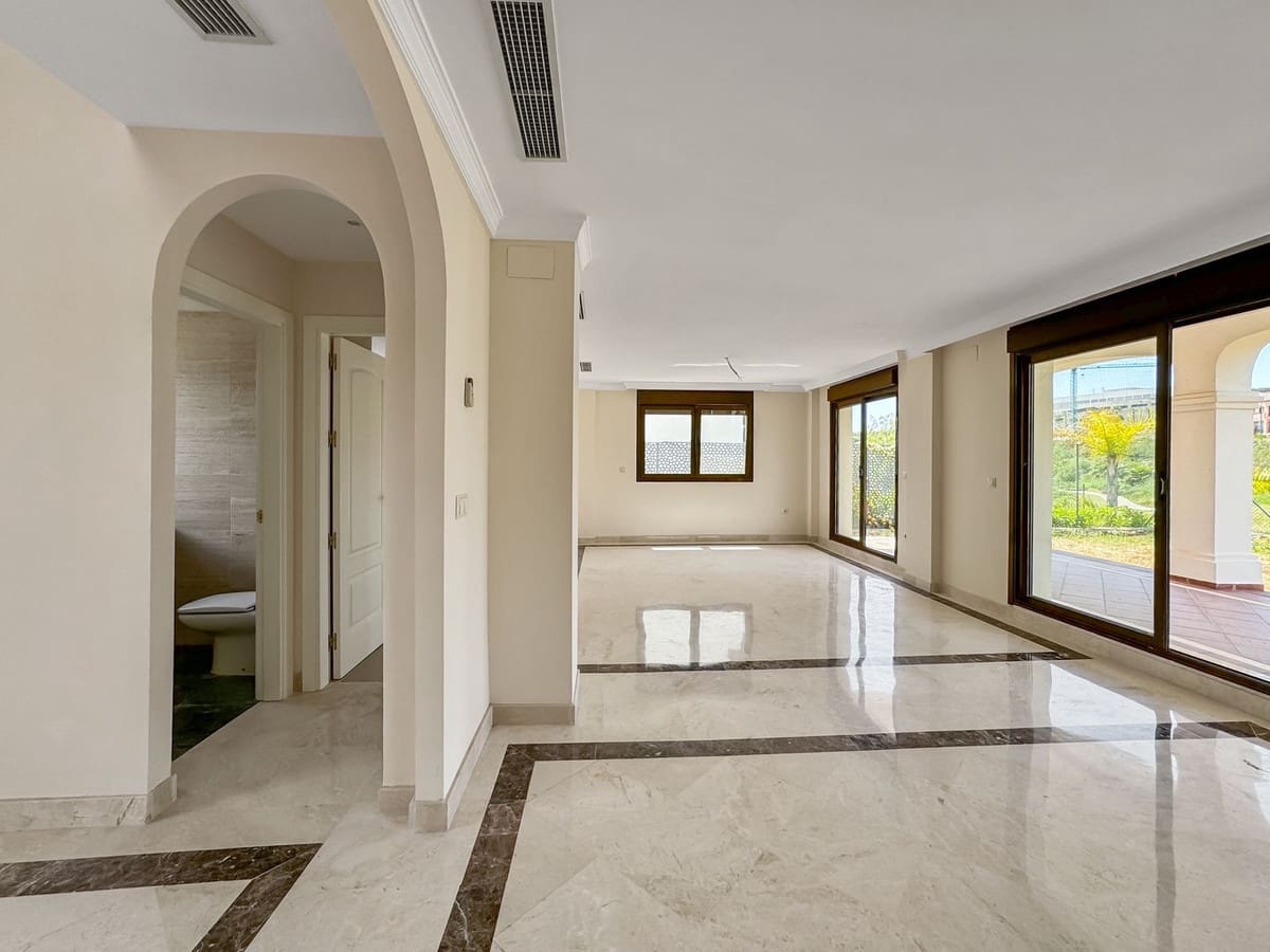 3 soverom Villa til salgs i Estepona med svømmebasseng garasje - € 850 000 (Ref: 9339091)