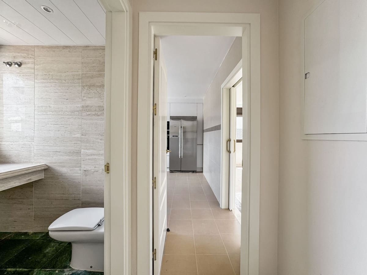 3 soverom Villa til salgs i Estepona med svømmebasseng garasje - € 850 000 (Ref: 9339091)