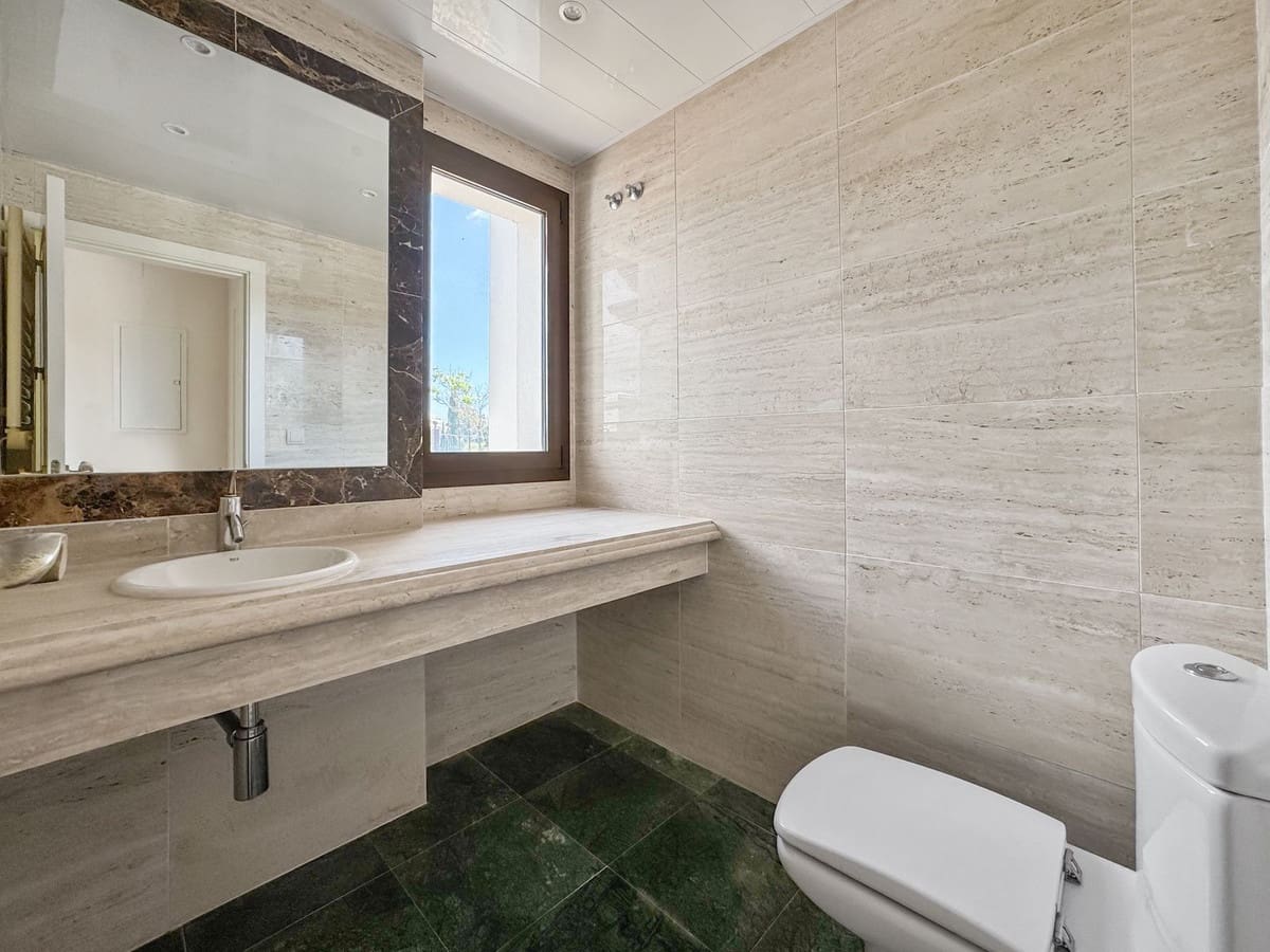 3 soverom Villa til salgs i Estepona med svømmebasseng garasje - € 850 000 (Ref: 9339091)