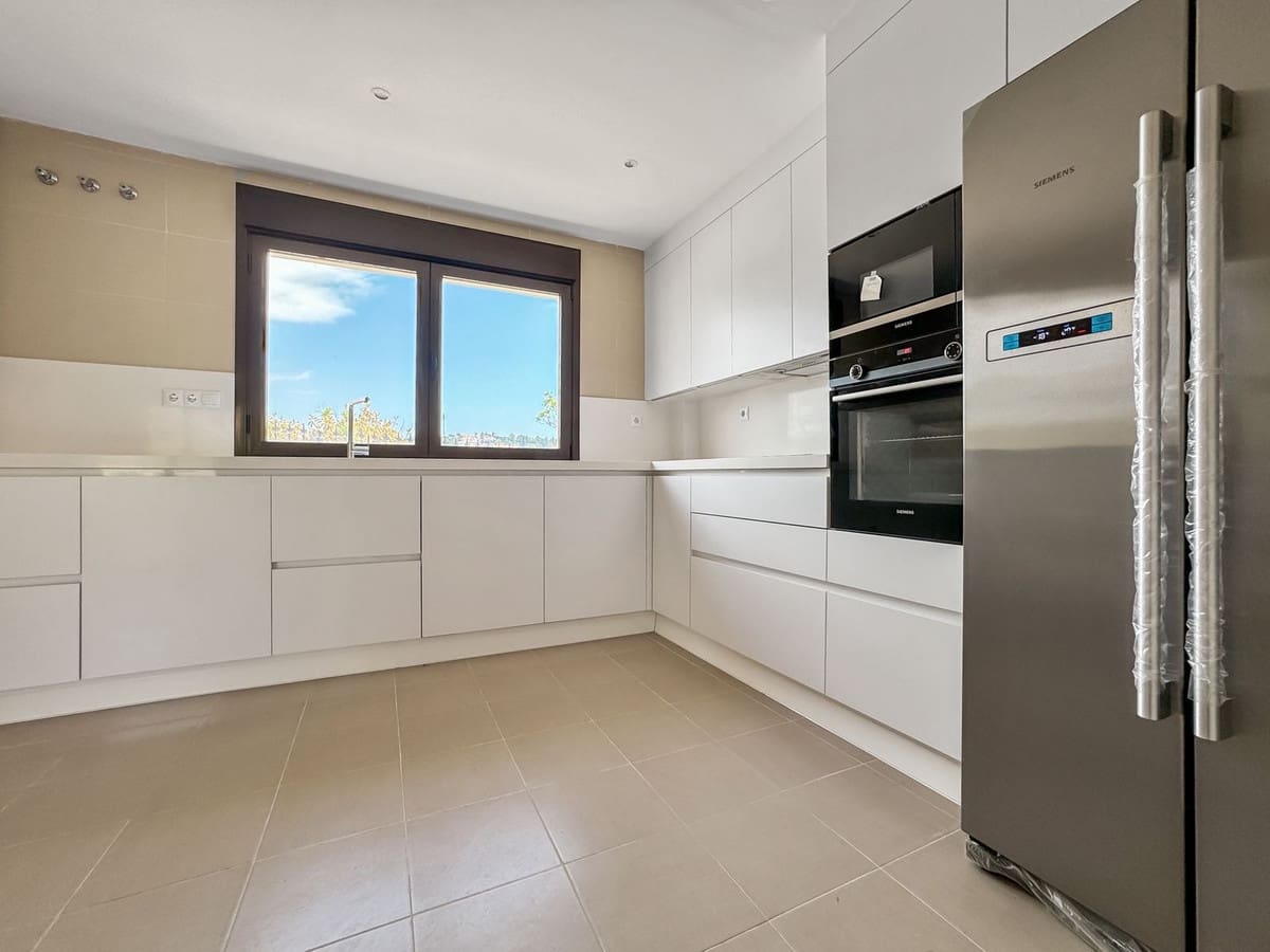 3 soverom Villa til salgs i Estepona med svømmebasseng garasje - € 850 000 (Ref: 9339091)