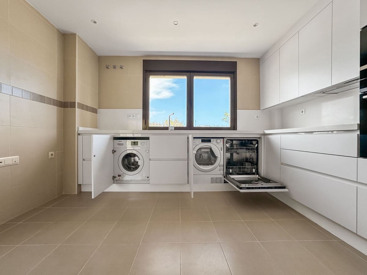 3 soverom Villa til salgs i Estepona med svømmebasseng garasje - € 850 000 (Ref: 9339091)