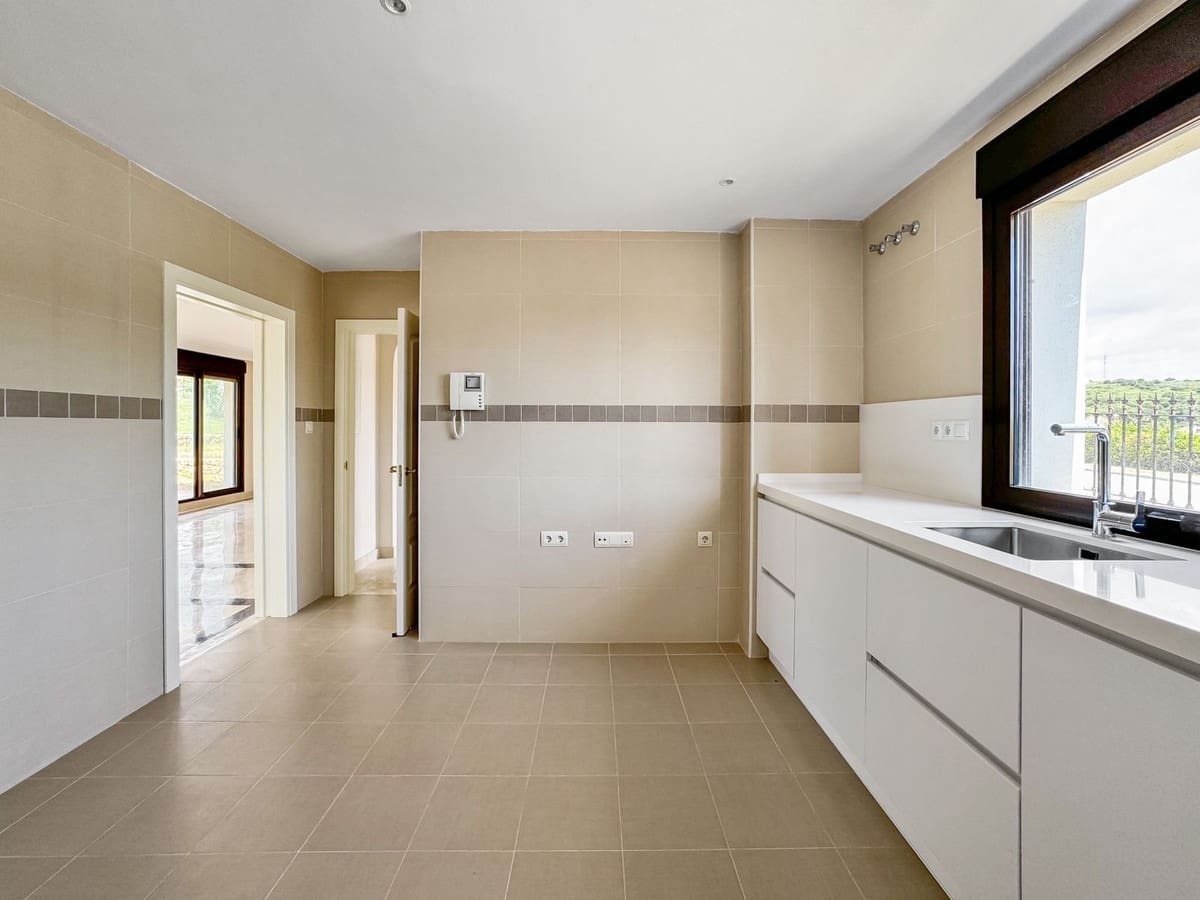 3 soverom Villa til salgs i Estepona med svømmebasseng garasje - € 850 000 (Ref: 9339091)