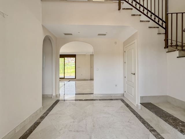 3 soveværelse Villa til salg i Estepona Golf, Estepona med swimmingpool garage - € 850.000 (Ref: 9339091)