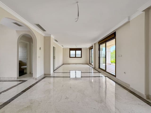 3 soveværelse Villa til salg i Estepona Golf, Estepona med swimmingpool garage - € 850.000 (Ref: 9339091)