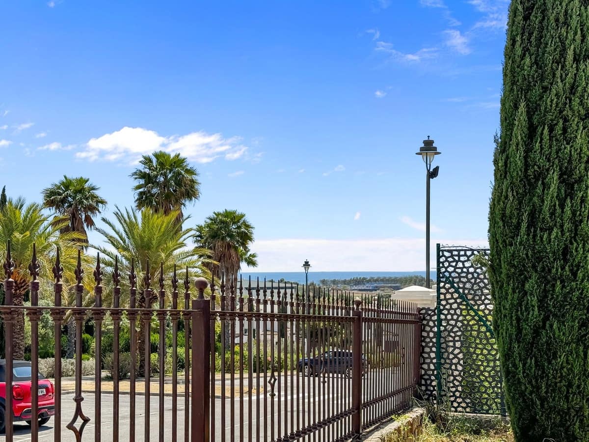 3 soverom Villa til salgs i Estepona med svømmebasseng garasje - € 850 000 (Ref: 9339091)