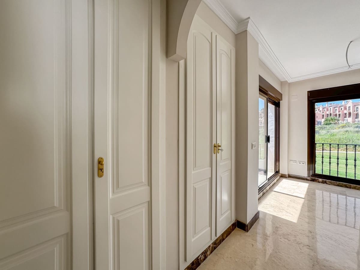 3 soverom Villa til salgs i Estepona med svømmebasseng garasje - € 850 000 (Ref: 9339091)