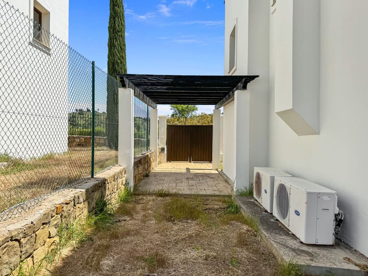 3 soverom Villa til salgs i Estepona med svømmebasseng garasje - € 850 000 (Ref: 9339091)