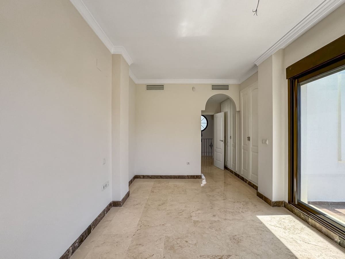 3 soverom Villa til salgs i Estepona med svømmebasseng garasje - € 850 000 (Ref: 9339091)