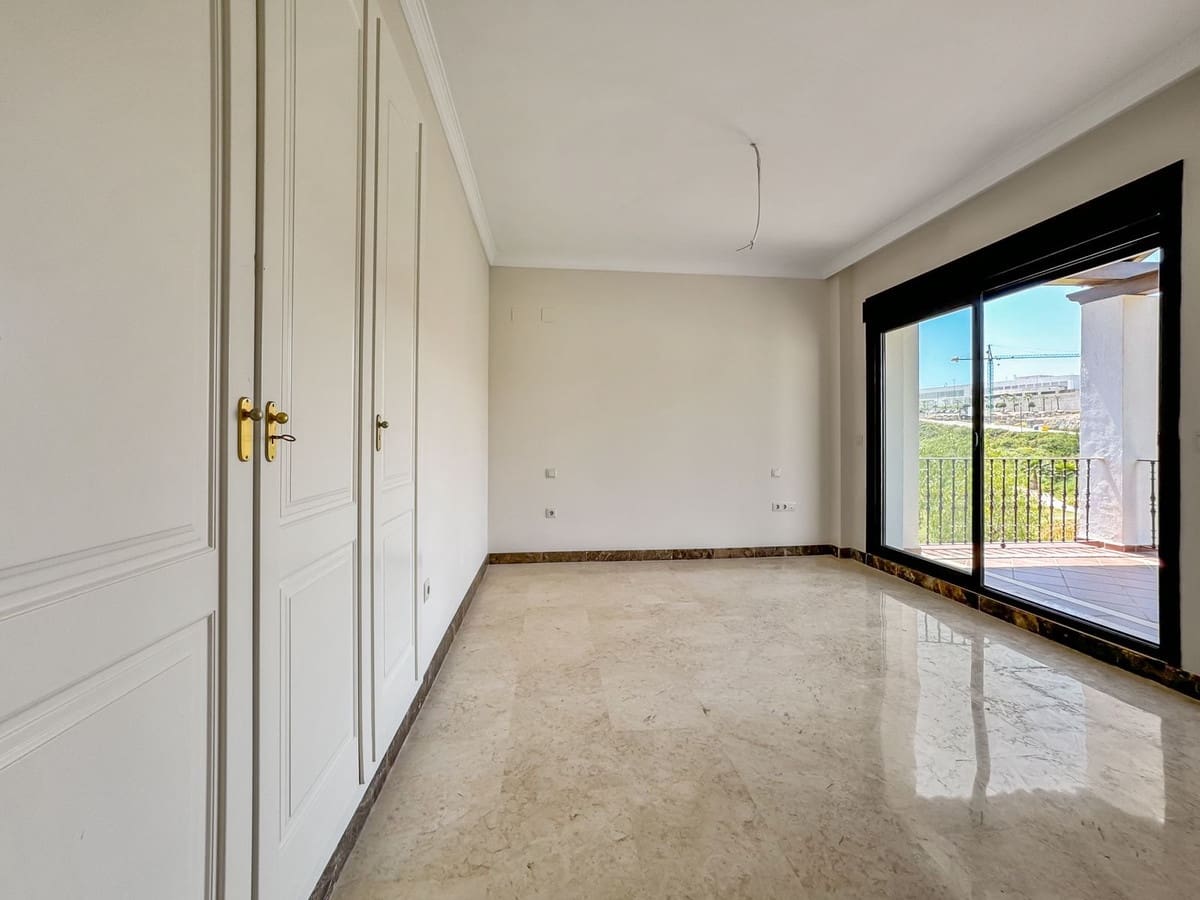 3 soverom Villa til salgs i Estepona med svømmebasseng garasje - € 850 000 (Ref: 9339091)