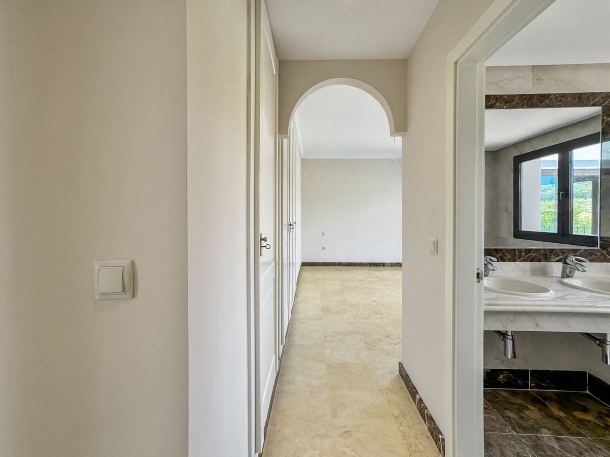 3 soverom Villa til salgs i Estepona med svømmebasseng garasje - € 850 000 (Ref: 9339091)