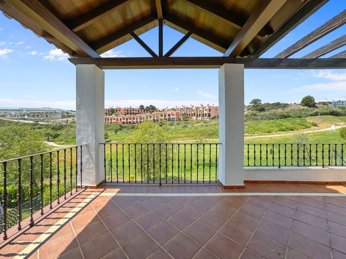 3 soverom Villa til salgs i Estepona med svømmebasseng garasje - € 850 000 (Ref: 9339091)