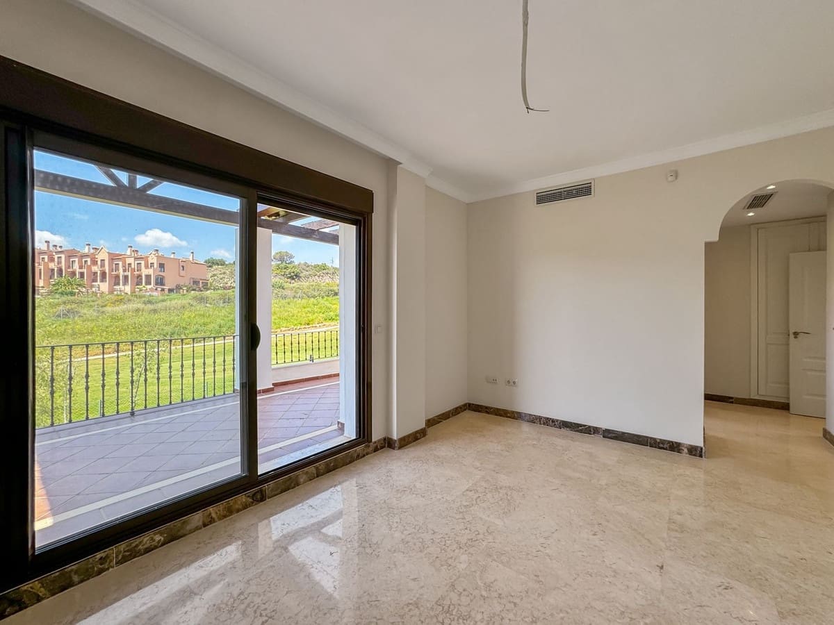 3 soverom Villa til salgs i Estepona med svømmebasseng garasje - € 850 000 (Ref: 9339091)