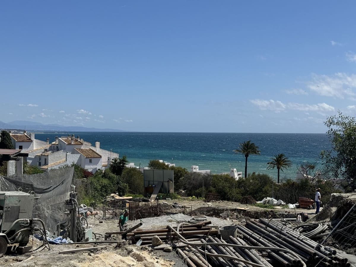 2 bedroom Townhouse for sale in Bahia Dorada with garage - € 655,000 (Ref: 9339092)