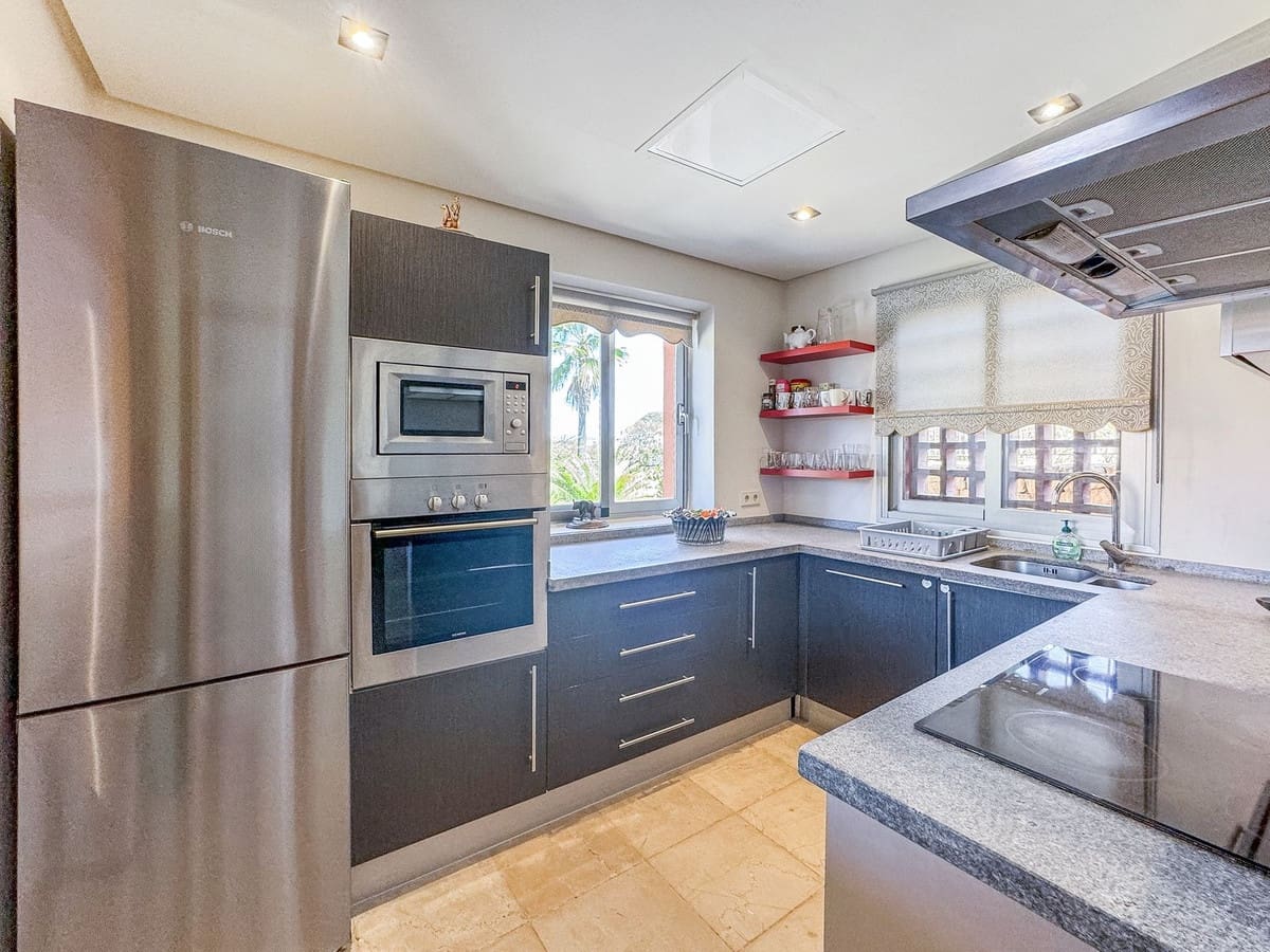 4 sovrum Hus till salu i Manilva med pool garage - 479 000 € (Ref: 9339093)