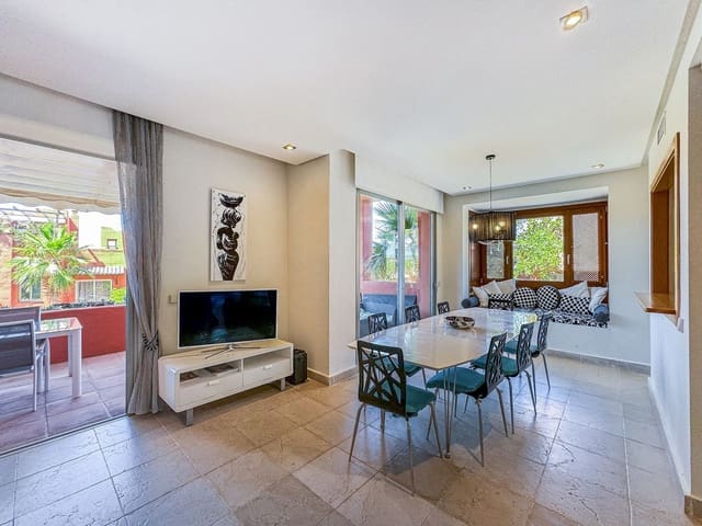 4 soveværelse Byhus til salg i Manilva med swimmingpool garage - € 479.000 (Ref: 9339093)