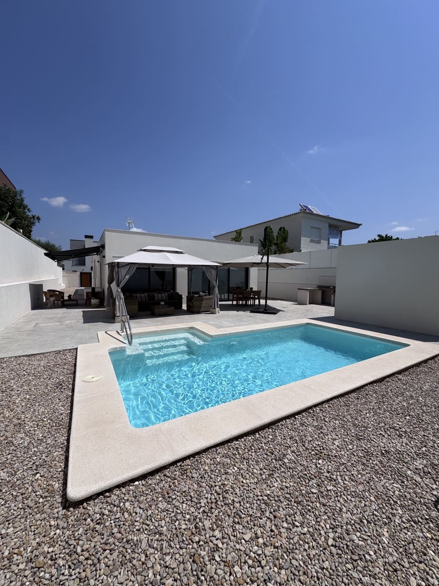 3 sypialnia Willa na sprzedaż w Betera z basenem garażem - 585 000 € (Ref: 9337268)