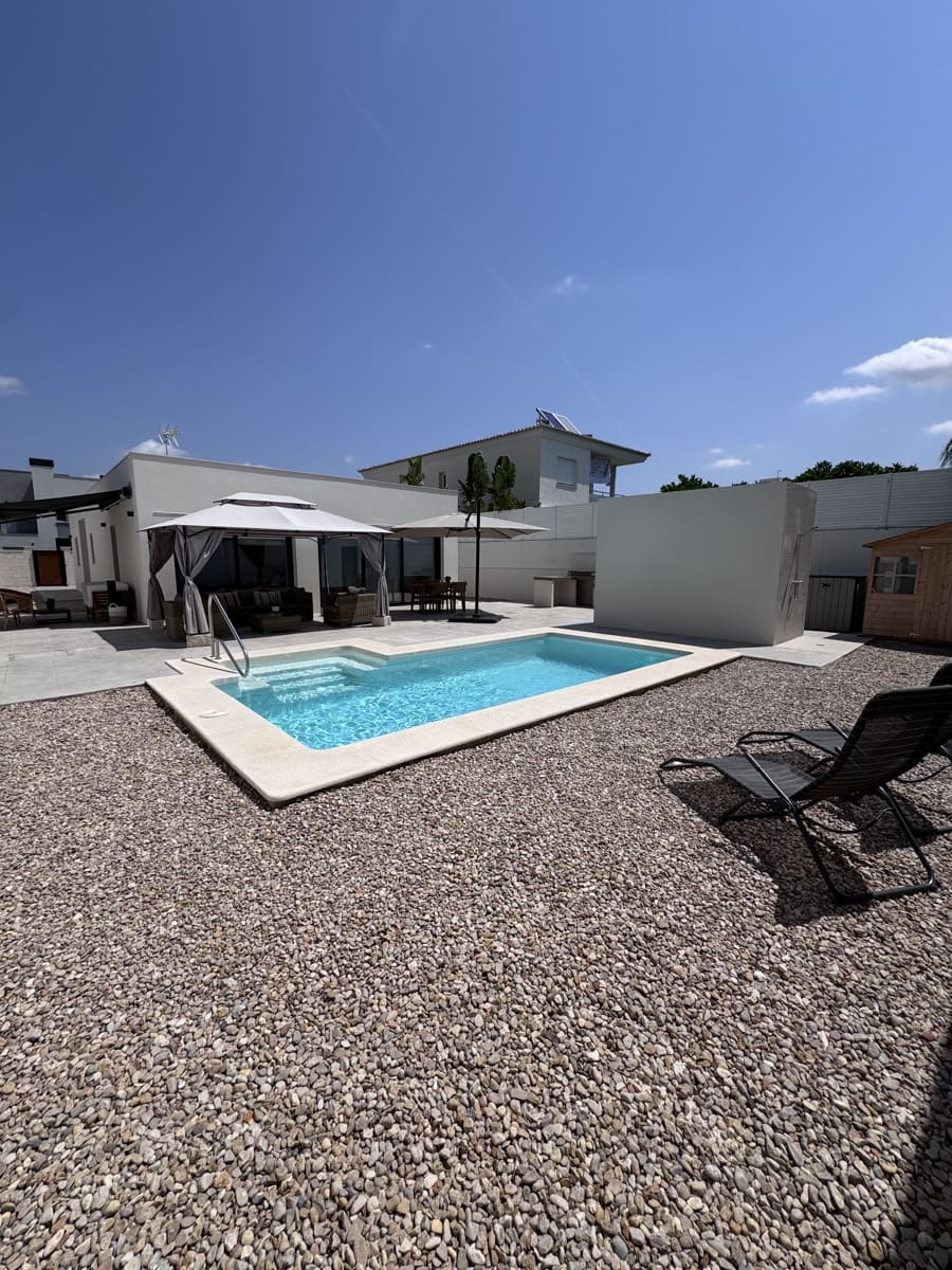 3 sypialnia Willa na sprzedaż w Betera z basenem garażem - 585 000 € (Ref: 9337268)