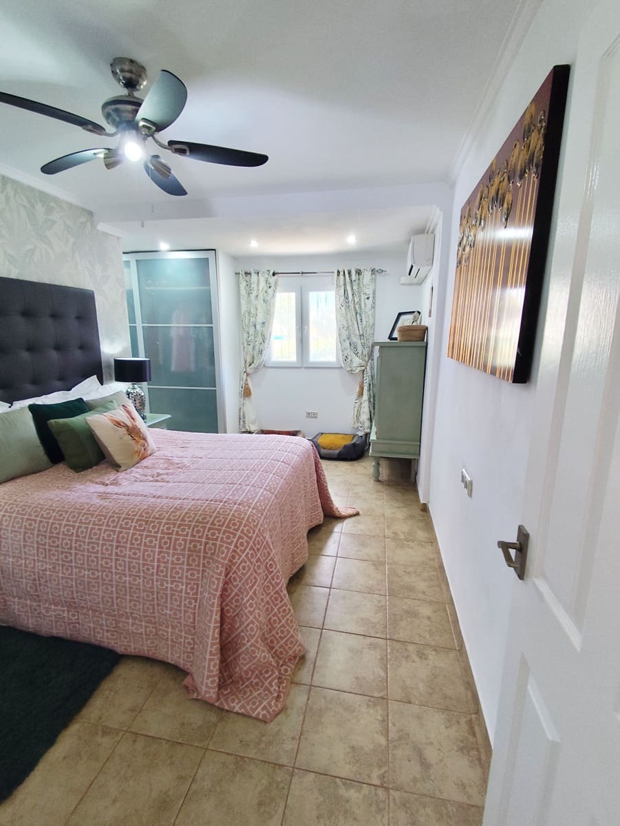 4 bedroom Villa for sale in Orihuela Costa with pool garage - € 359,950 (Ref: 9332884)