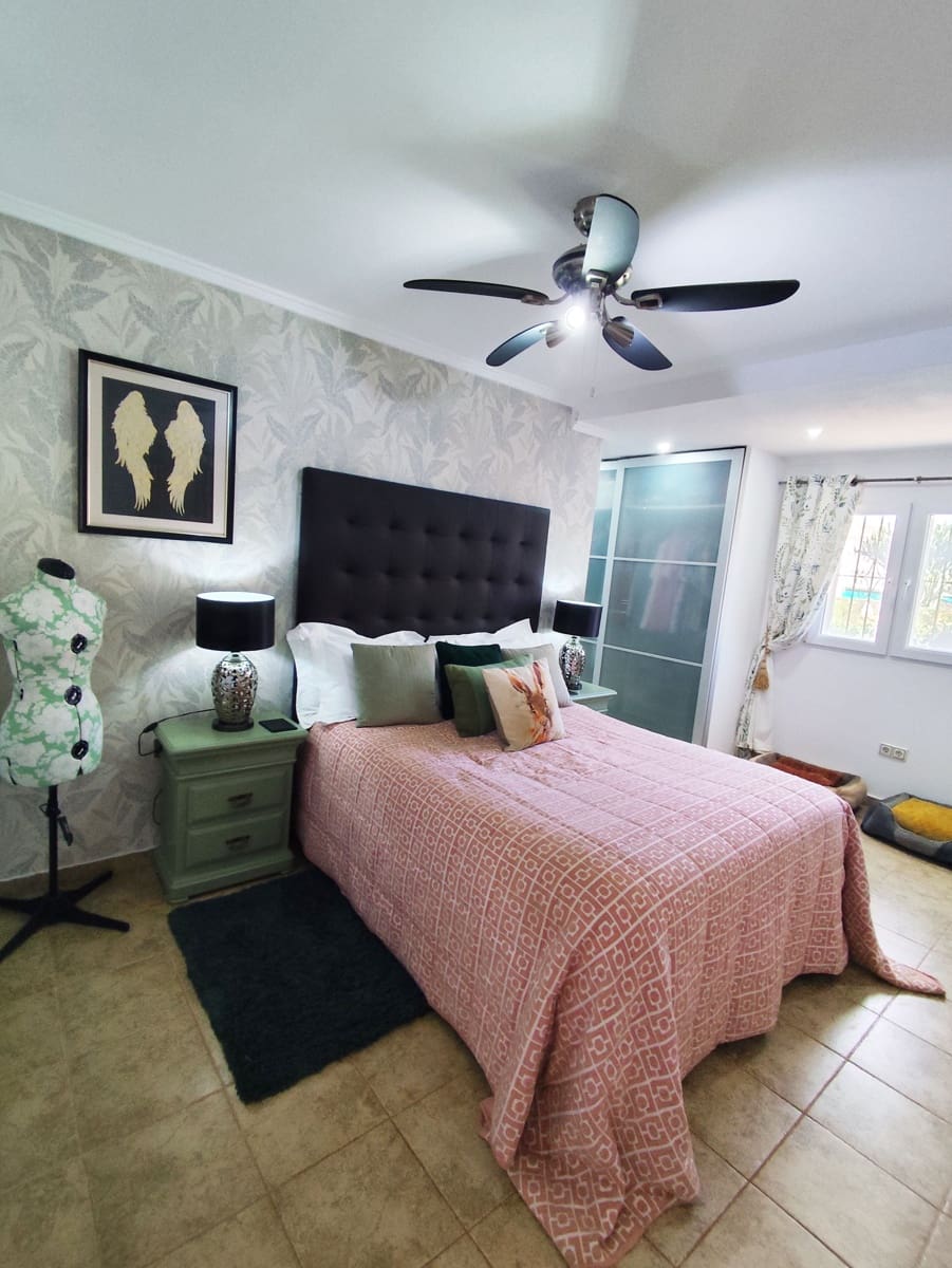 4 bedroom Villa for sale in Orihuela Costa with pool garage - € 359,950 (Ref: 9332884)