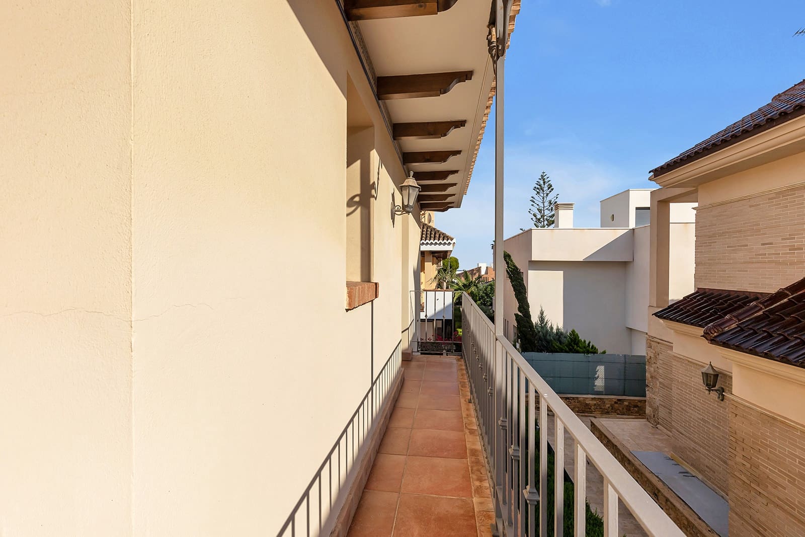 Chalet de 7 habitaciones en Torrevieja en venta con piscina garaje - 2.490.000 € (Ref: 9343317)