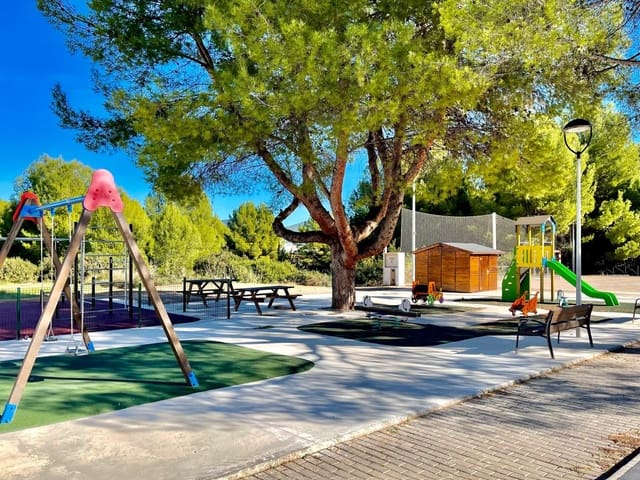 5 bedroom Villa for sale in L'Alcora with pool garage - € 390,000 (Ref: 9360112)