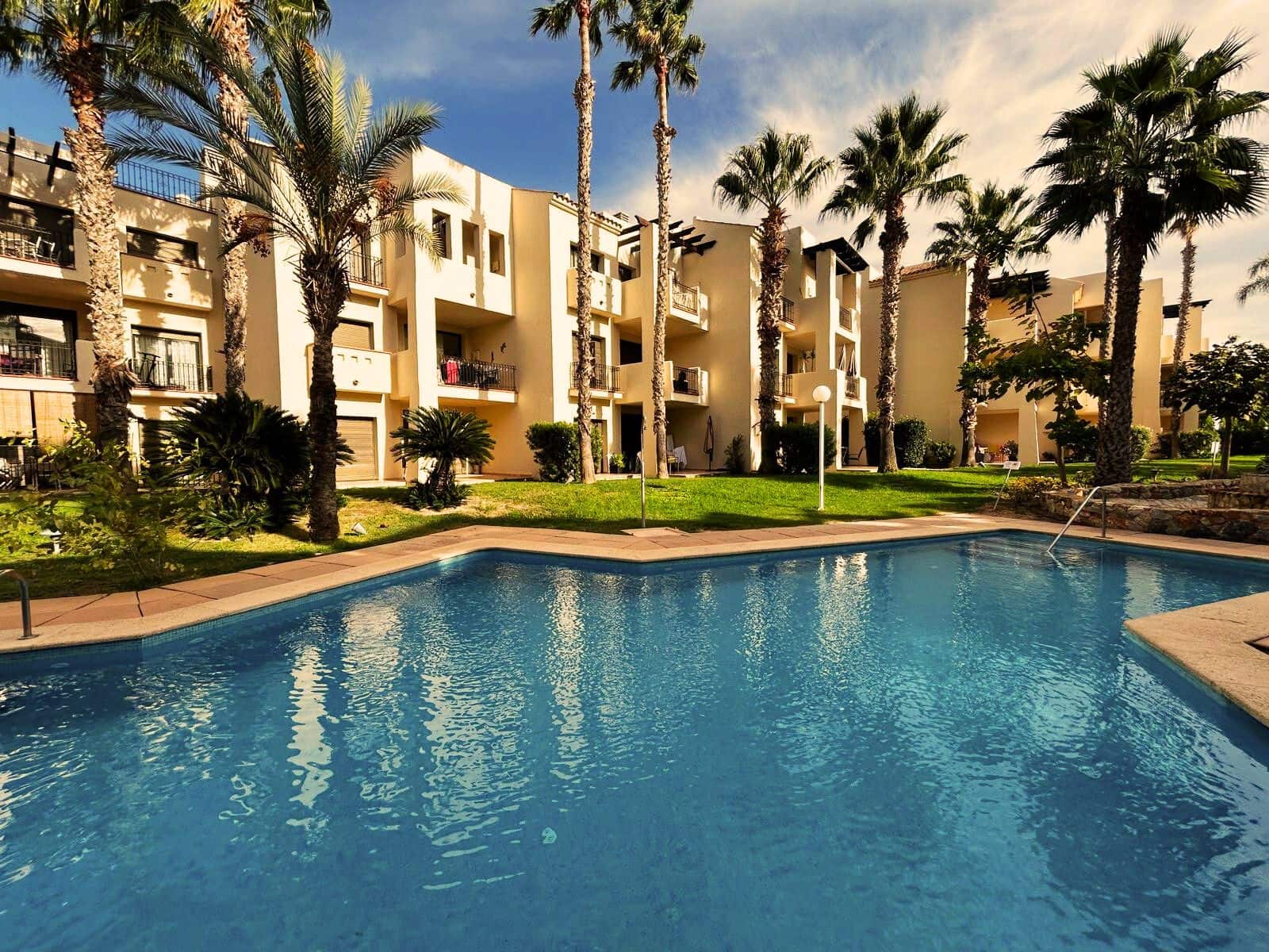 3 soverom Leilighet til salgs i Roda med svømmebasseng garasje - € 235 000 (Ref: 9442858)