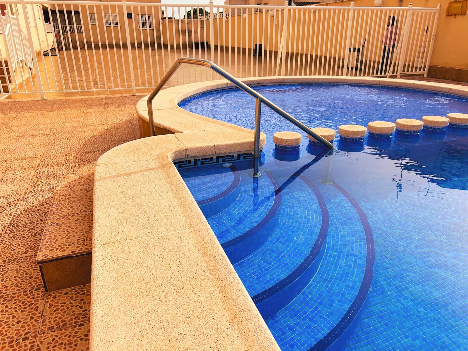 2 sypialnia Apartament przy plaży na sprzedaż w Los Alcazares z basenem garażem - 145 000 € (Ref: 9523697)