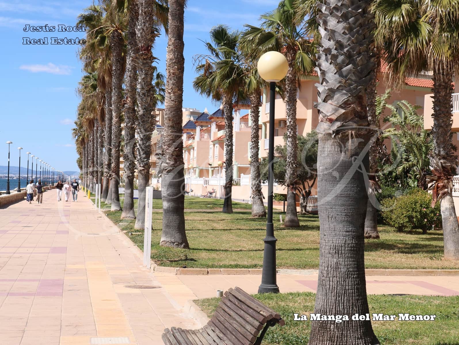 2 bedroom Beach Apartment for sale in San Javier with pool - € 180,000 (Ref: 9685671)